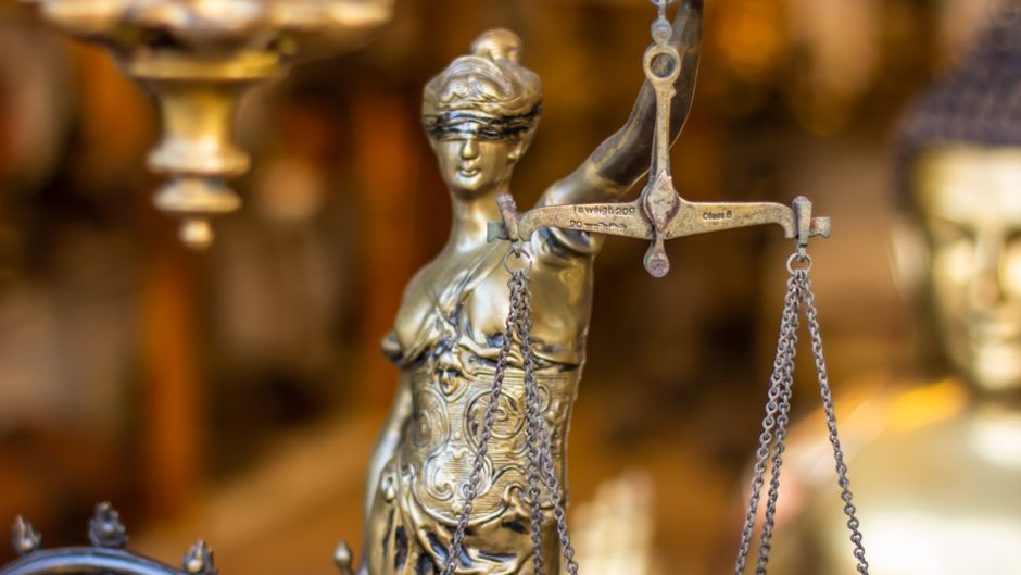 Statua pravde s vagom